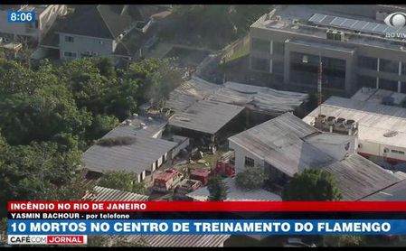 Al menos 10 muertos en incendio en centro de entrenamiento de Flamengo en Río. Al menos 10 muertos en incendio en centro de entrenamiento de Flamengo en Río.