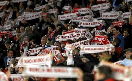 Imagen de la grada del Sánchez-Pizjuán en el partido ante el Krasnodar. Imagen de la grada del Sánchez-Pizjuán en el partido ante el Krasnodar.
