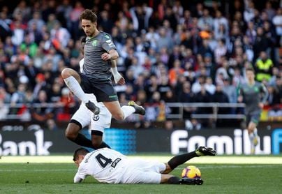 0-0. Valencia y Real muestran su buen momento en un choque intenso 0-0. Valencia y Real muestran su buen momento en un choque intenso