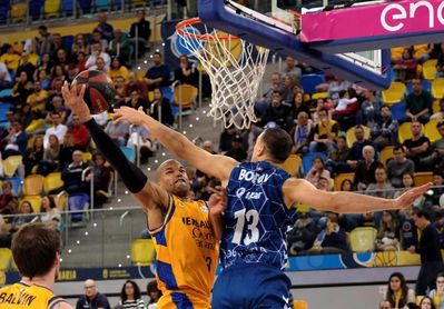 Tropiezos sonados en la jornada que da paso a la Copa Tropiezos sonados en la jornada que da paso a la Copa