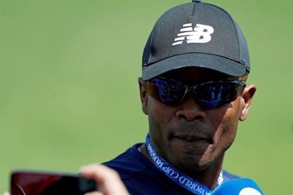 Julio Dely Valdés vuelve a dirigir selección de Panamá, esta vez de interino Julio Dely Valdés vuelve a dirigir selección de Panamá, esta vez de interino