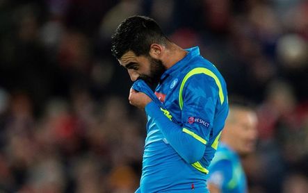 El Nápoles desea una rápida recuperación a Albiol tras la operación de rodilla El Nápoles desea una rápida recuperación a Albiol tras la operación de rodilla
