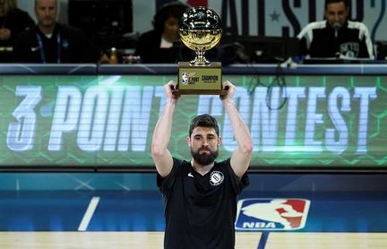 Joe Harris supera a Stephen Curry y gana el título de Triples Joe Harris supera a Stephen Curry y gana el título de Triples