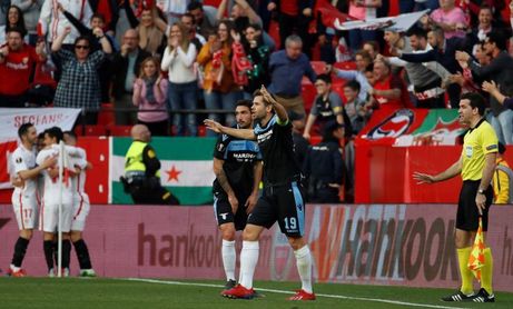 2-0. Ben Yedder y Sarabia meten al Sevilla en octavos 2-0. Ben Yedder y Sarabia meten al Sevilla en octavos