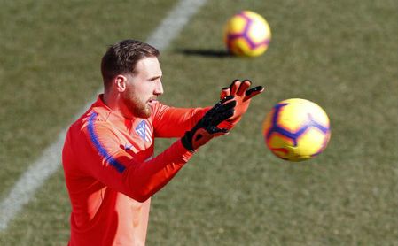 Oblak en el entrenamiento del Atlético. Oblak en el entrenamiento del Atlético.