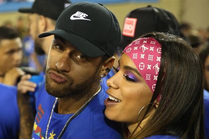 Neymar prosigue por el sambódromo de Río su proceso de recuperación en Brasil Neymar prosigue por el sambódromo de Río su proceso de recuperación en Brasil