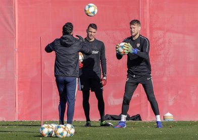 El Sevilla prepara la cita de Praga con la duda del meta Vaclík El Sevilla prepara la cita de Praga con la duda del meta Vaclík
