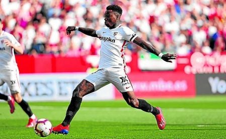 Quincy Promes se encuentra en la agenda del Milan para el próximo verano. Quincy Promes se encuentra en la agenda del Milan para el próximo verano.