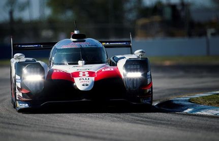 Alonso vuela en Sebring e intentará reforzar su liderato desde la ´pole´ Alonso vuela en Sebring e intentará reforzar su liderato desde la ´pole´
