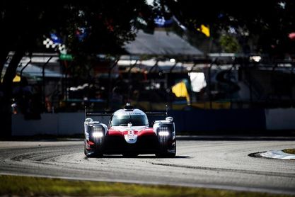 Alonso, más líder, sobrevoló triunfal los baches de Sebring Alonso, más líder, sobrevoló triunfal los baches de Sebring