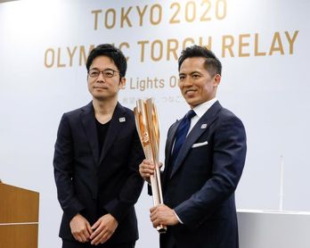 Tokio 2020 presenta su antorcha olímpica inspirada en la flor del cerezo Tokio 2020 presenta su antorcha olímpica inspirada en la flor del cerezo