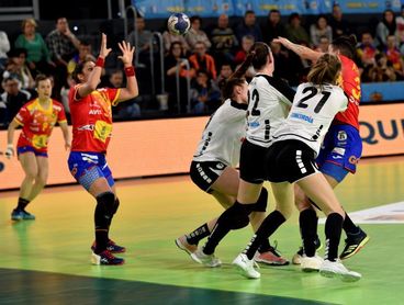 35-18. La defensa de las guerreras ahoga a Suiza 35-18. La defensa de las guerreras ahoga a Suiza