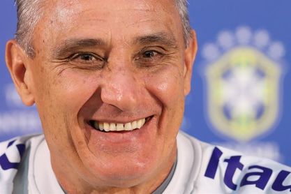 Una marea brasileña toma las inmediaciones del Estadio do Dragao de Oporto Una marea brasileña toma las inmediaciones del Estadio do Dragao de Oporto