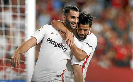 Gonalons apuesta por seguir en Sevilla la próxima temporada. Gonalons apuesta por seguir en Sevilla la próxima temporada.