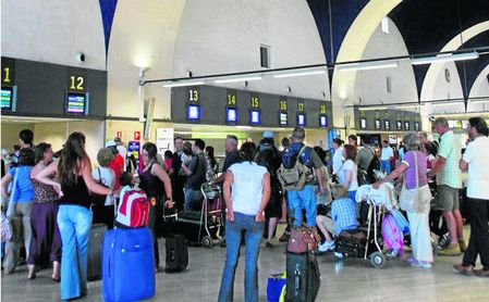 Abengoa será la encargada de remodelar la Terminal del Aeropuerto de San Pablo. Abengoa será la encargada de remodelar la Terminal del Aeropuerto de San Pablo.