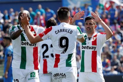 0-2. Michael Santos emerge en Getafe para acercar al Leganés a la salvación 0-2. Michael Santos emerge en Getafe para acercar al Leganés a la salvación