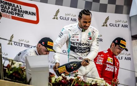 Hamilton encabeza otro ´doblete´ de Mercedes en Baréin y Bottas sigue líder Hamilton encabeza otro ´doblete´ de Mercedes en Baréin y Bottas sigue líder