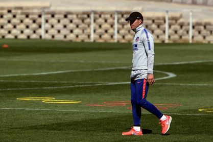 Simeone recupera a Arias pendiente de Costa y Lemar Simeone recupera a Arias pendiente de Costa y Lemar