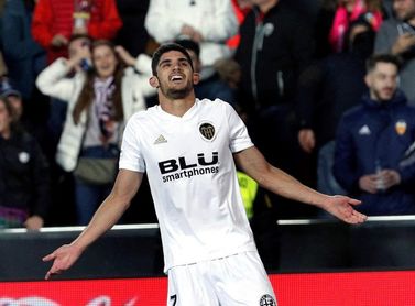 Guedes adelanta al Valencia al descanso Guedes adelanta al Valencia al descanso