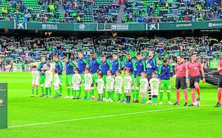 El Betis volvió a ganar en casa, paradójicamente, el día de la peor entrada del curso (sólo 28.475). El Betis volvió a ganar en casa, paradójicamente, el día de la peor entrada del curso (sólo 28.475).