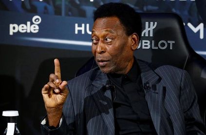La Conmebol otorga a Pelé su máxima condecoración La Conmebol otorga a Pelé su máxima condecoración