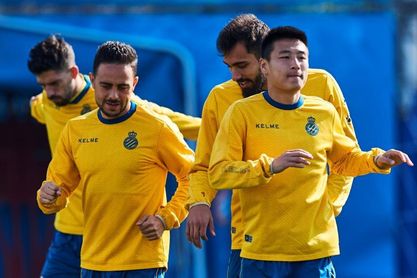 China y Japón, pendientes del duelo entre Wu Lei e Inui China y Japón, pendientes del duelo entre Wu Lei e Inui