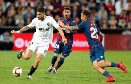 3-1. El buen segundo tiempo del Valencia dictó sentencia en el derbi 3-1. El buen segundo tiempo del Valencia dictó sentencia en el derbi