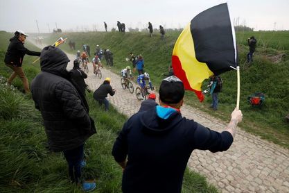 Philippe Gilbert alcanza el cielo en el "Infierno del Norte" Philippe Gilbert alcanza el cielo en el "Infierno del Norte"