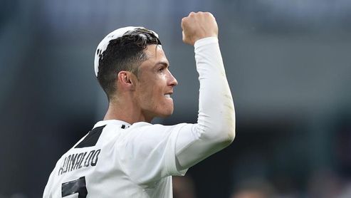 Cristiano: "Ganamos dos trofeos y hemos hecho un año muy bueno en mi opinión" Cristiano: "Ganamos dos trofeos y hemos hecho un año muy bueno en mi opinión"