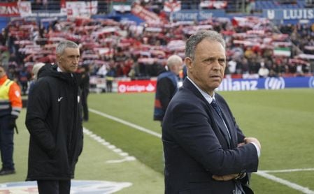 Caparrós dice que los penaltis llegaron tras "gestos involuntarios" de sus jugadores. Caparrós dice que los penaltis llegaron tras "gestos involuntarios" de sus jugadores.
