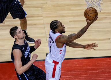 85-107. Leonard y Raptors ya piensan en las semifinales; Ibaka el más eficaz 85-107. Leonard y Raptors ya piensan en las semifinales; Ibaka el más eficaz
