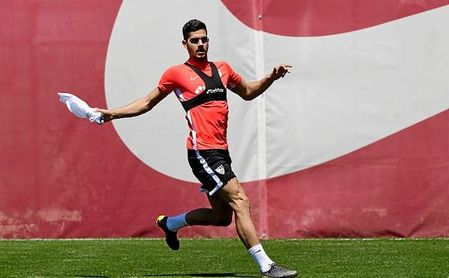 André Silva, en un entrenamiento con el Sevilla. André Silva, en un entrenamiento con el Sevilla.