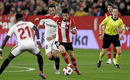 Sevilla y Athletic, durante el partido de la Copa del Rey en el Sánchez-Pizjuán. Sevilla y Athletic, durante el partido de la Copa del Rey en el Sánchez-Pizjuán.