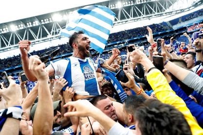 Borja Iglesias: "Es vital que no se desmantele el equipo" Borja Iglesias: "Es vital que no se desmantele el equipo"