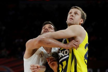 Felipe Reyes se disculpa de sus declaraciones quejándose de su poca presencia Felipe Reyes se disculpa de sus declaraciones quejándose de su poca presencia