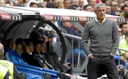 Setién, durante el Real Madrid-Real Betis. Setién, durante el Real Madrid-Real Betis.