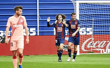Cucurella, habitual lateral zurdo, ha brillado esta temporada en el Eibar como extremo. Cucurella, habitual lateral zurdo, ha brillado esta temporada en el Eibar como extremo.