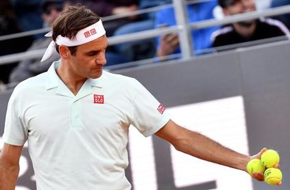 Federer pisa la tierra batida de Roland Garros cuatro años después Federer pisa la tierra batida de Roland Garros cuatro años después