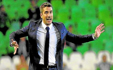 El técnico Julio Velázquez El técnico Julio Velázquez
