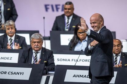 Infantino agradece a Casillas y Florentino Pérez su presencia en el Congreso Infantino agradece a Casillas y Florentino Pérez su presencia en el Congreso