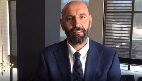 El gesto de Monchi y el Sevilla con el alevín Biel Vargas El gesto de Monchi y el Sevilla con el alevín Biel Vargas