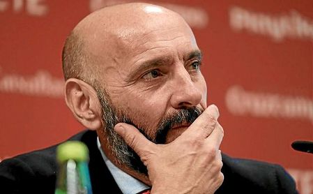 Monchi se vuelca en la 'operación salida' Monchi se vuelca en la 'operación salida'