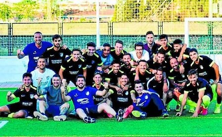 Imagen de la celebración del ascenso del San Roque. Imagen de la celebración del ascenso del San Roque.