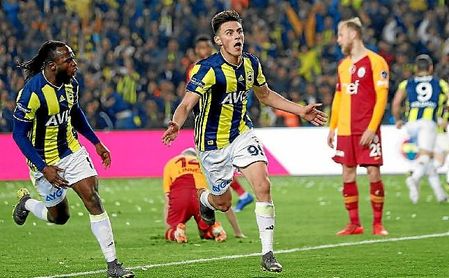 Elmas celebra un gol con el Fenerbahce esta temporada. Elmas celebra un gol con el Fenerbahce esta temporada.