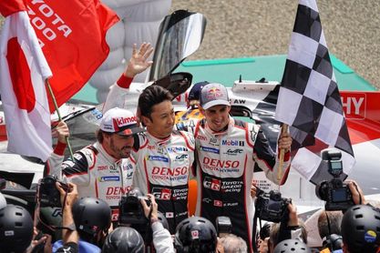 Alonso gana el WEC con otro triunfo de infarto en las 24 Horas de Le Mans Alonso gana el WEC con otro triunfo de infarto en las 24 Horas de Le Mans
