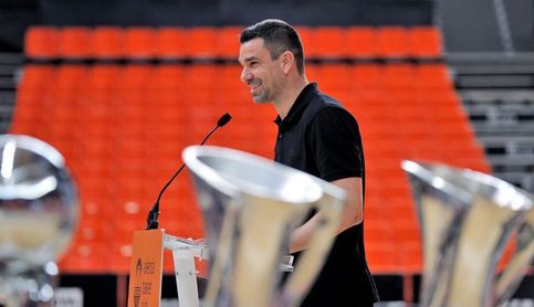 Valencia renovará plantilla con entre dos y seis fichajes Valencia renovará plantilla con entre dos y seis fichajes