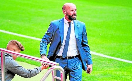 Monchi, en un entrenamiento del Sevilla en el Sánchez-Pizjuán. Monchi, en un entrenamiento del Sevilla en el Sánchez-Pizjuán.