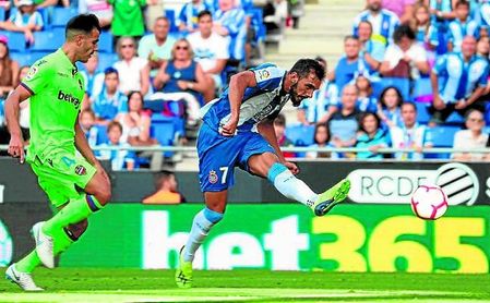 Borja Iglesias, en un partido de la temporada pasada con el Espanyol. Borja Iglesias, en un partido de la temporada pasada con el Espanyol.