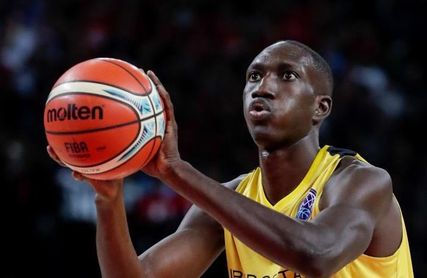 El pívot senegalés Mamadou Niang, bético hasta 2022 El pívot senegalés Mamadou Niang, bético hasta 2022