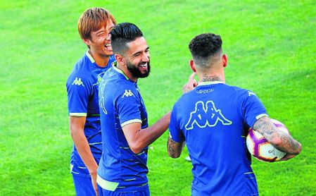 Inui negocia su salida Inui negocia su salida